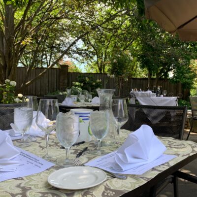 Outdoors table setting